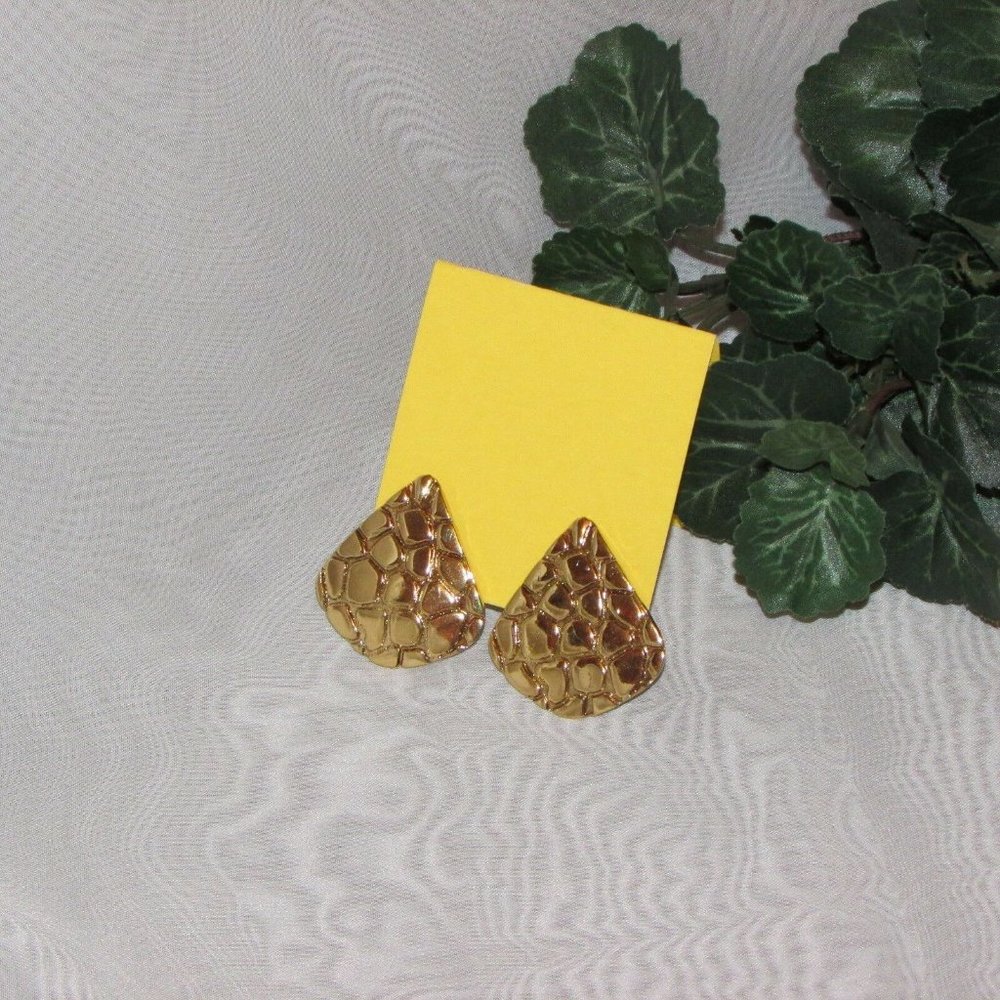 Vintage Clip Back Earrings 1980's Chunky Goldtone Triangle Retro Fashion